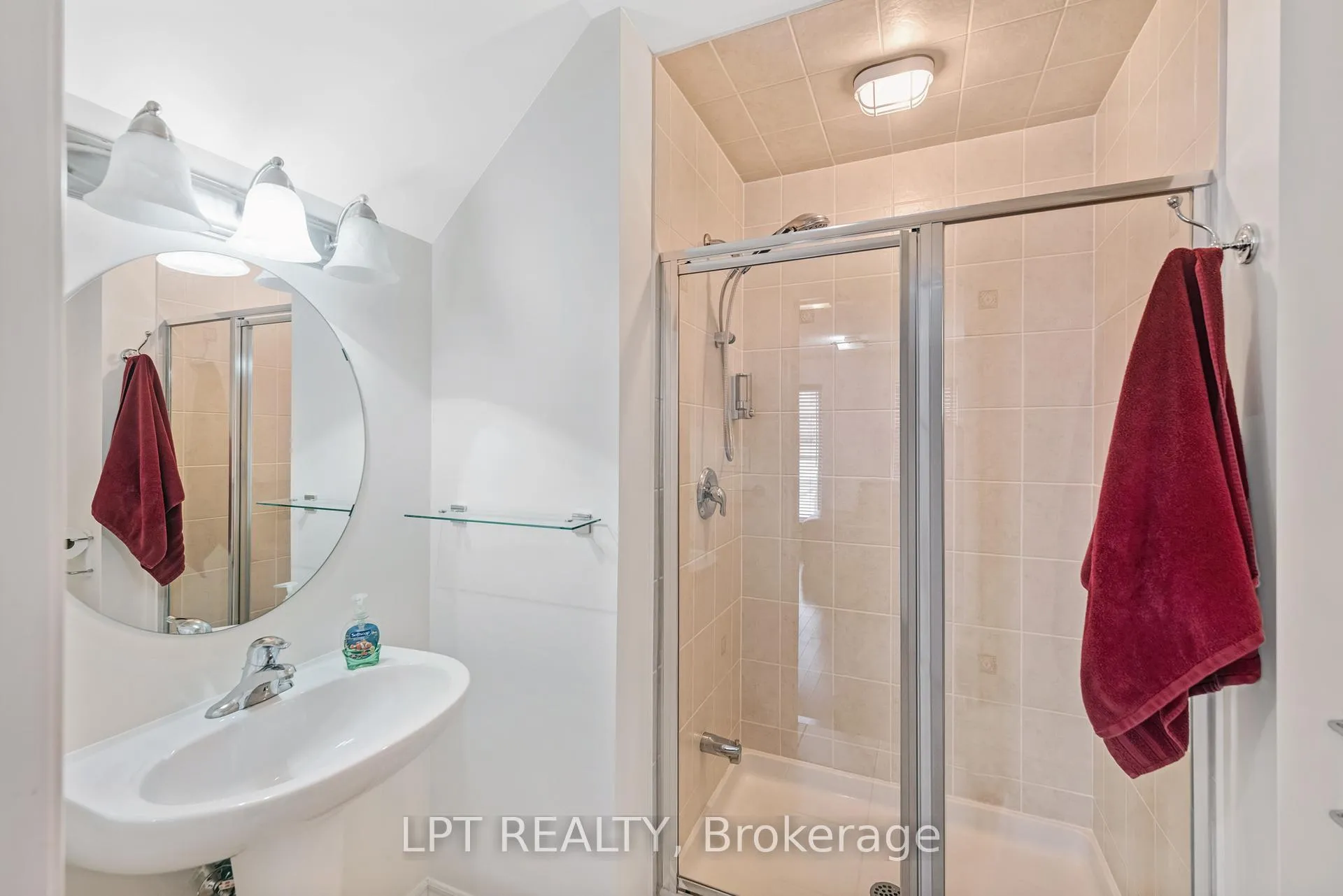 Photo 14 of 19 Earnshaw Drive, Markham, Victoria Square — HOMEH