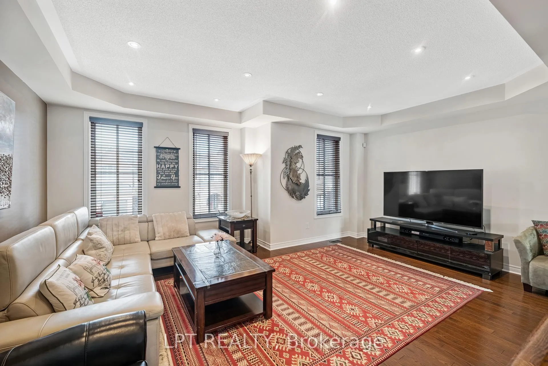 Photo 17 of 19 Earnshaw Drive, Markham, Victoria Square — HOMEH