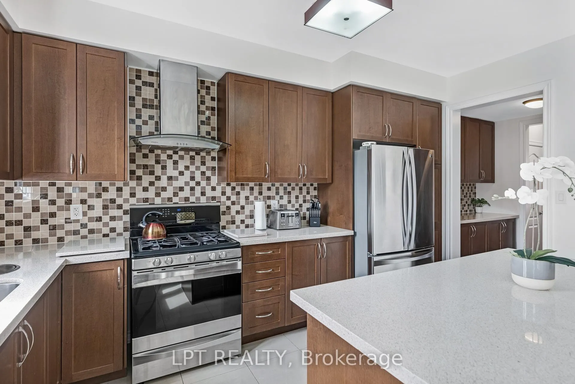 Photo 24 of 19 Earnshaw Drive, Markham, Victoria Square — HOMEH