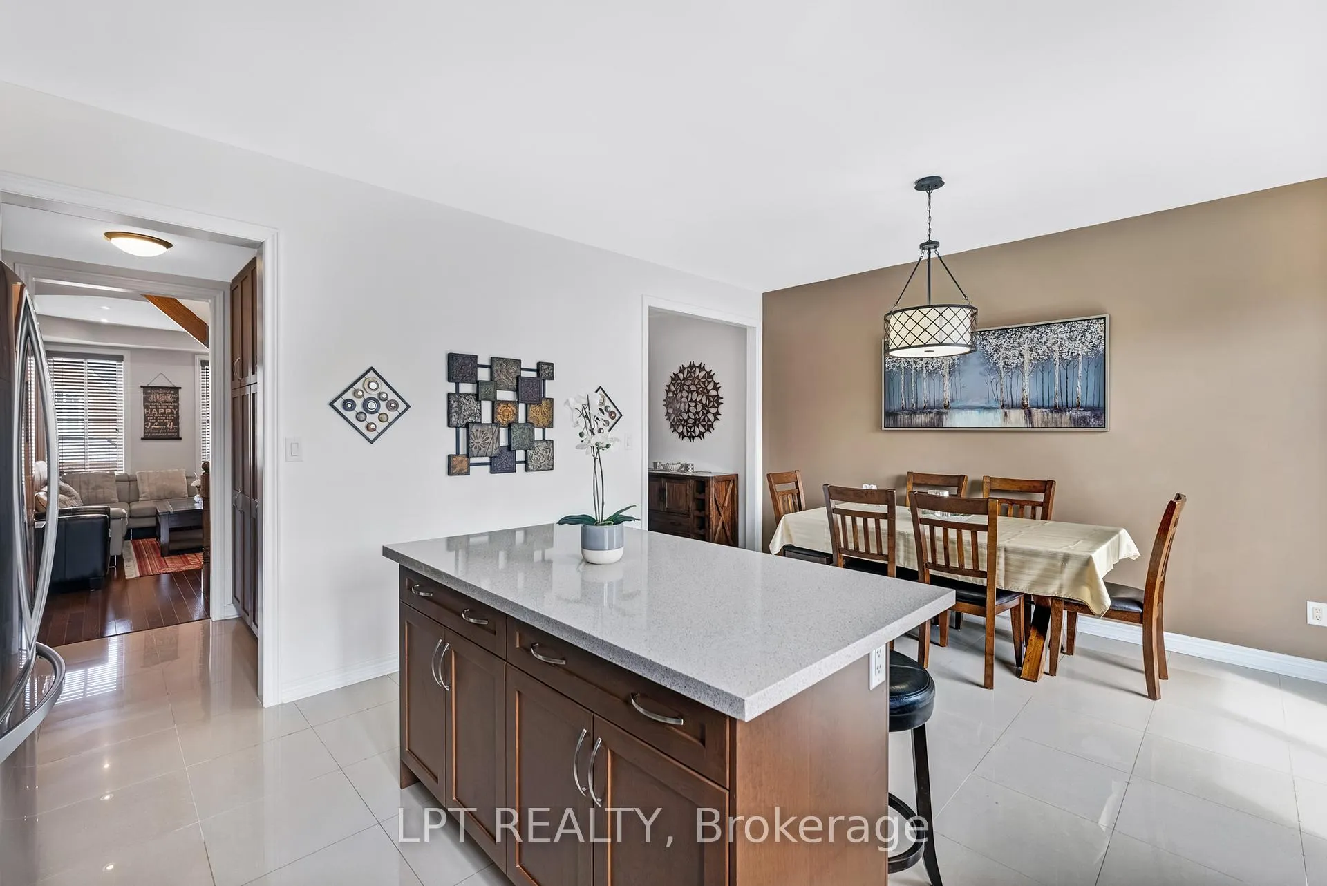 Photo 26 of 19 Earnshaw Drive, Markham, Victoria Square — HOMEH