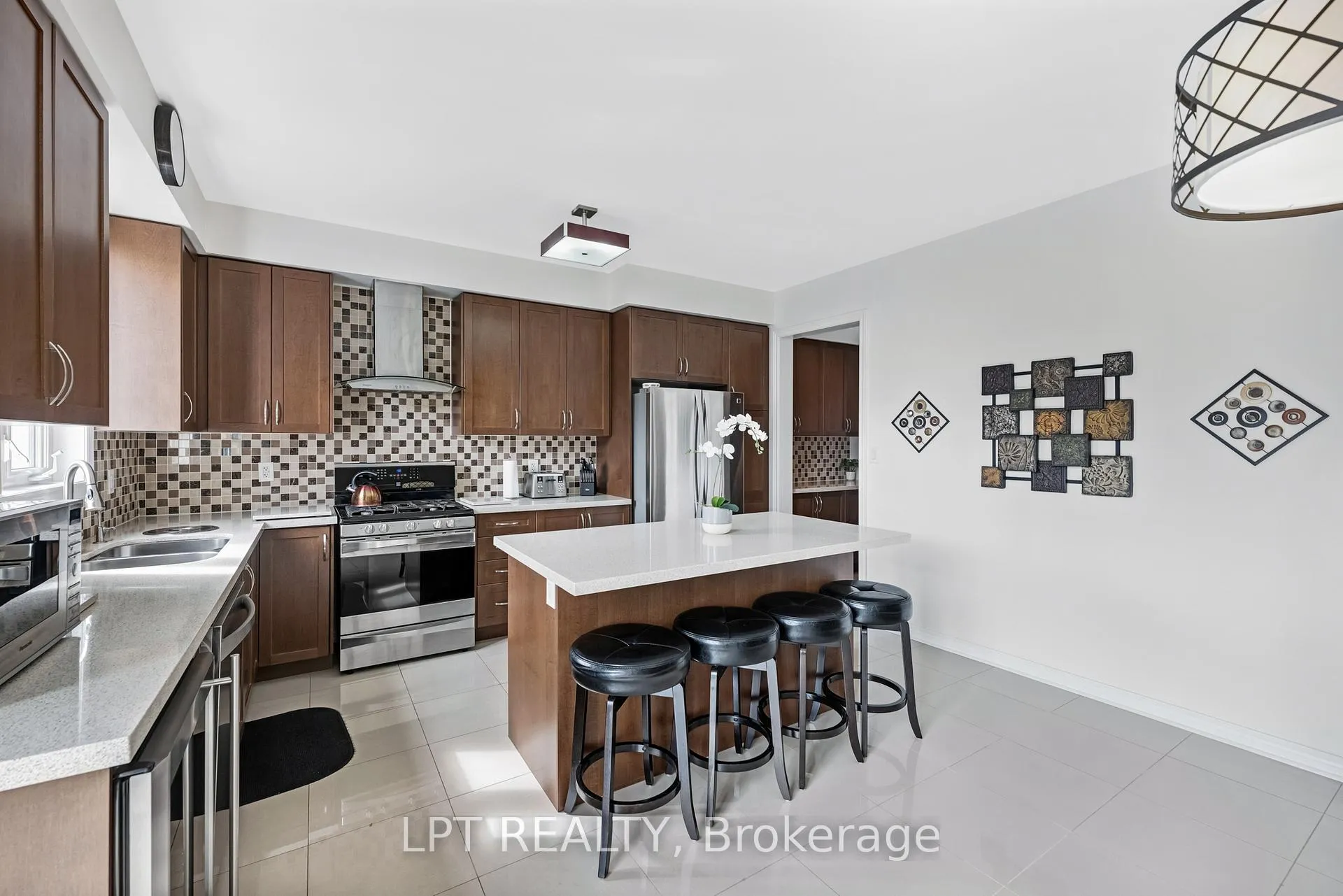 Photo 27 of 19 Earnshaw Drive, Markham, Victoria Square — HOMEH