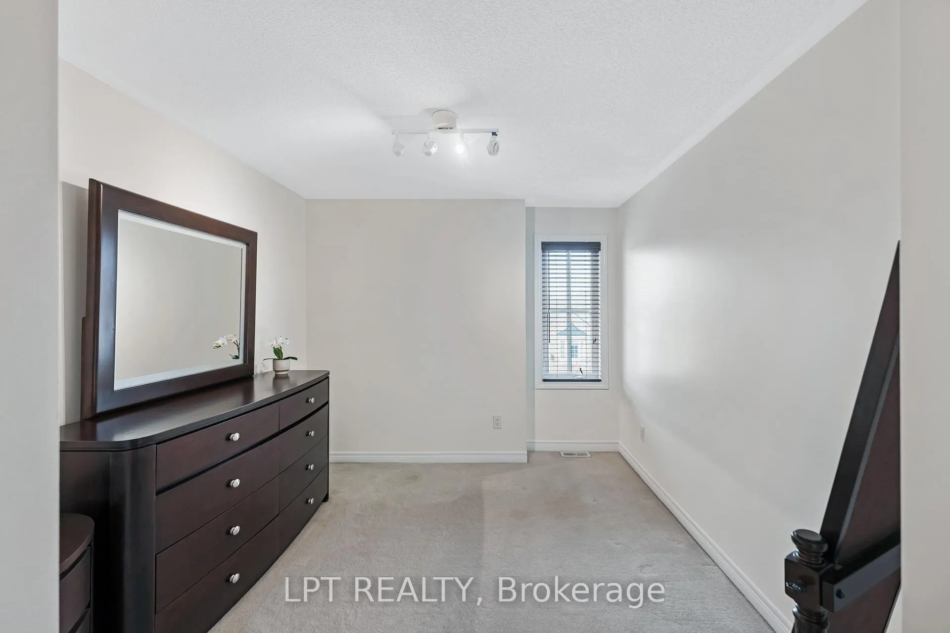 Photo 42 of 19 Earnshaw Drive, Markham, Victoria Square — HOMEH