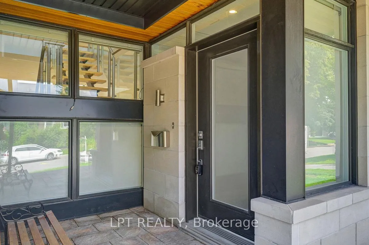 Photo 4 of 298 Crestview Road, Ottawa, Alta Vista/Faircrest Heights — HOMEH