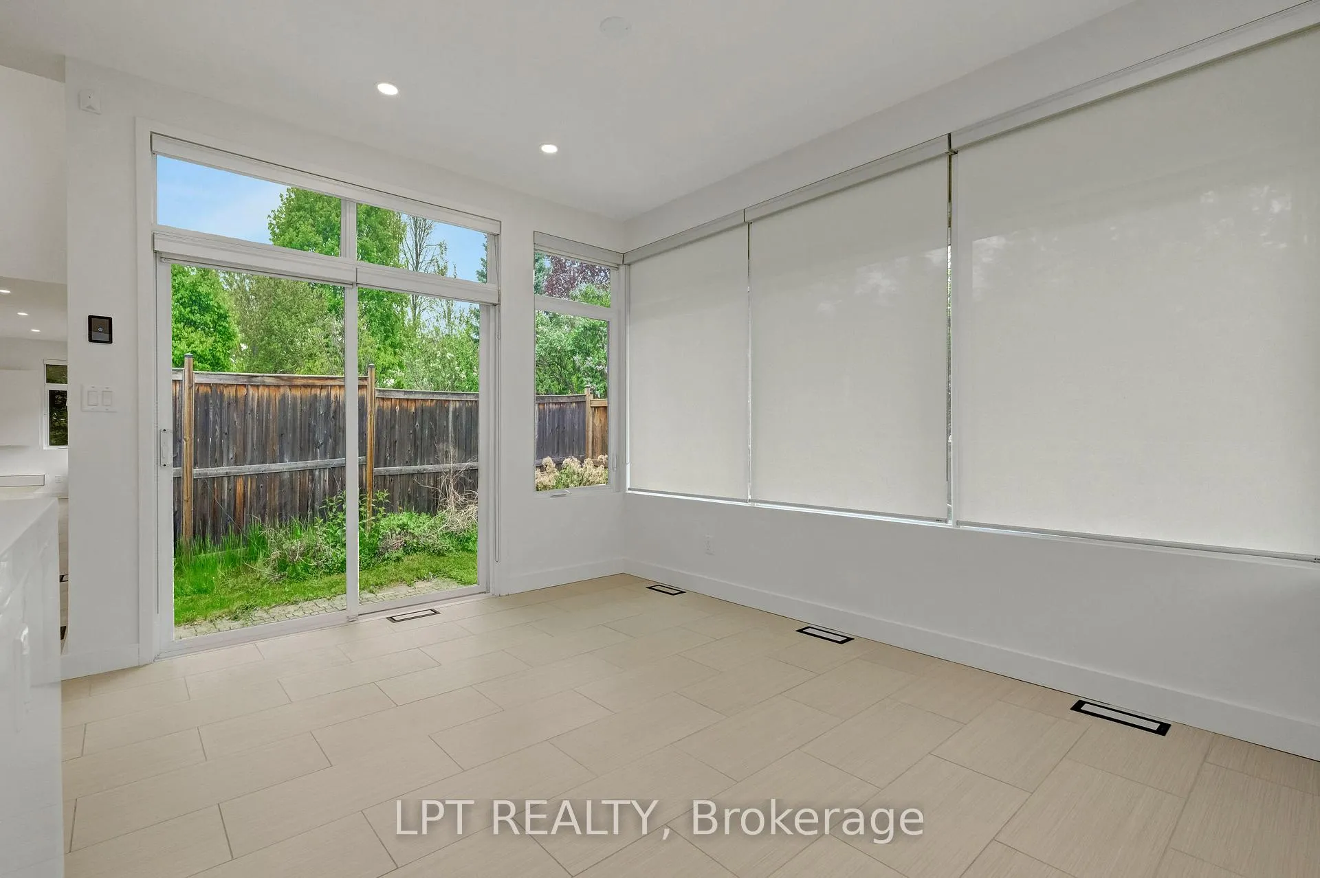 Photo 20 of 298 Crestview Road, Ottawa, Alta Vista/Faircrest Heights — HOMEH