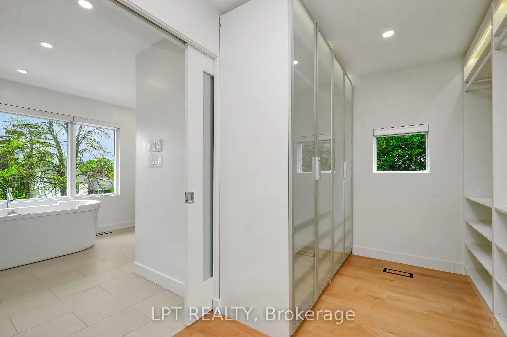 Photo 29 of 298 Crestview Road, Ottawa, Alta Vista/Faircrest Heights — HOMEH