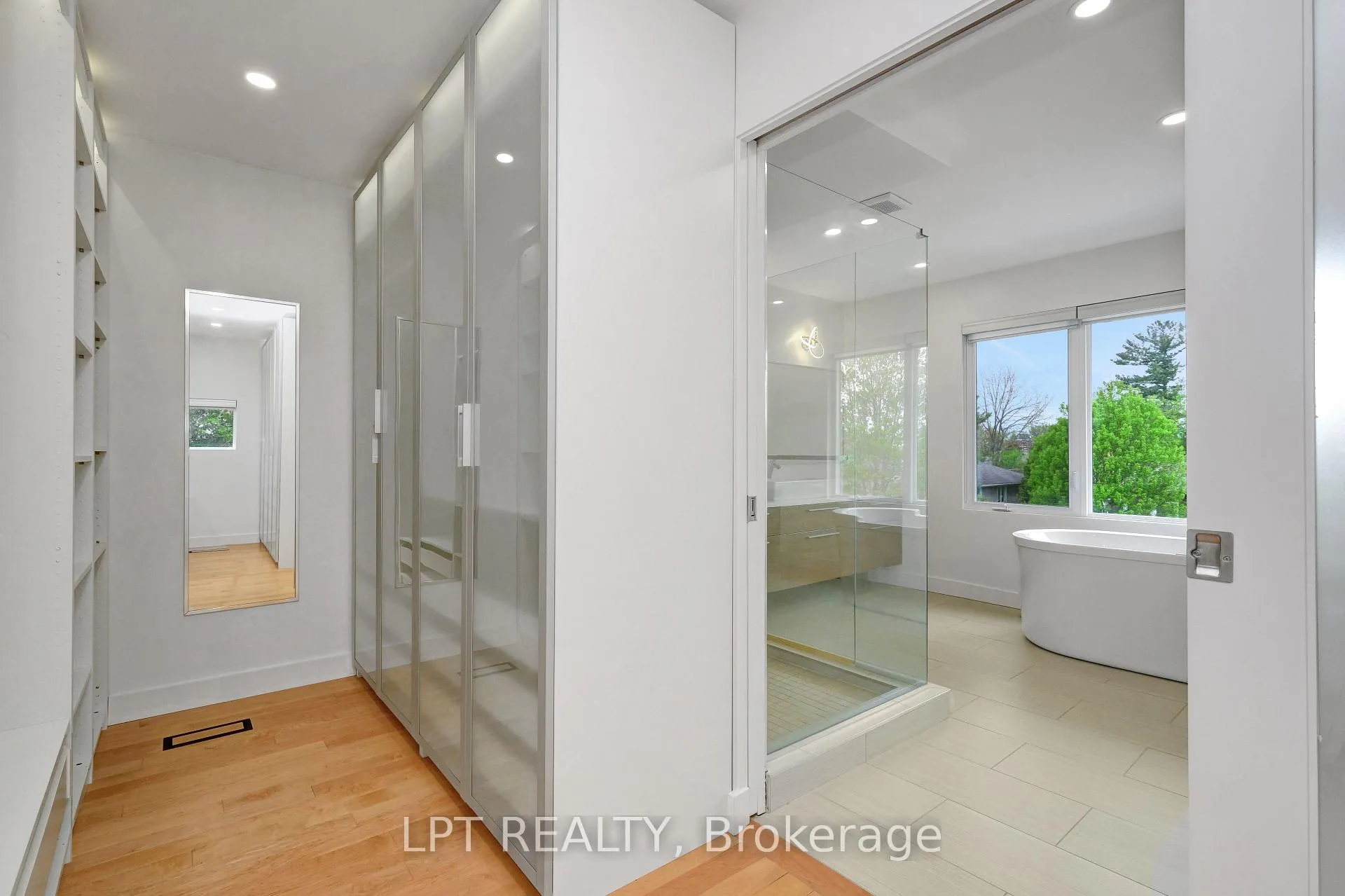 Photo 30 of 298 Crestview Road, Ottawa, Alta Vista/Faircrest Heights — HOMEH
