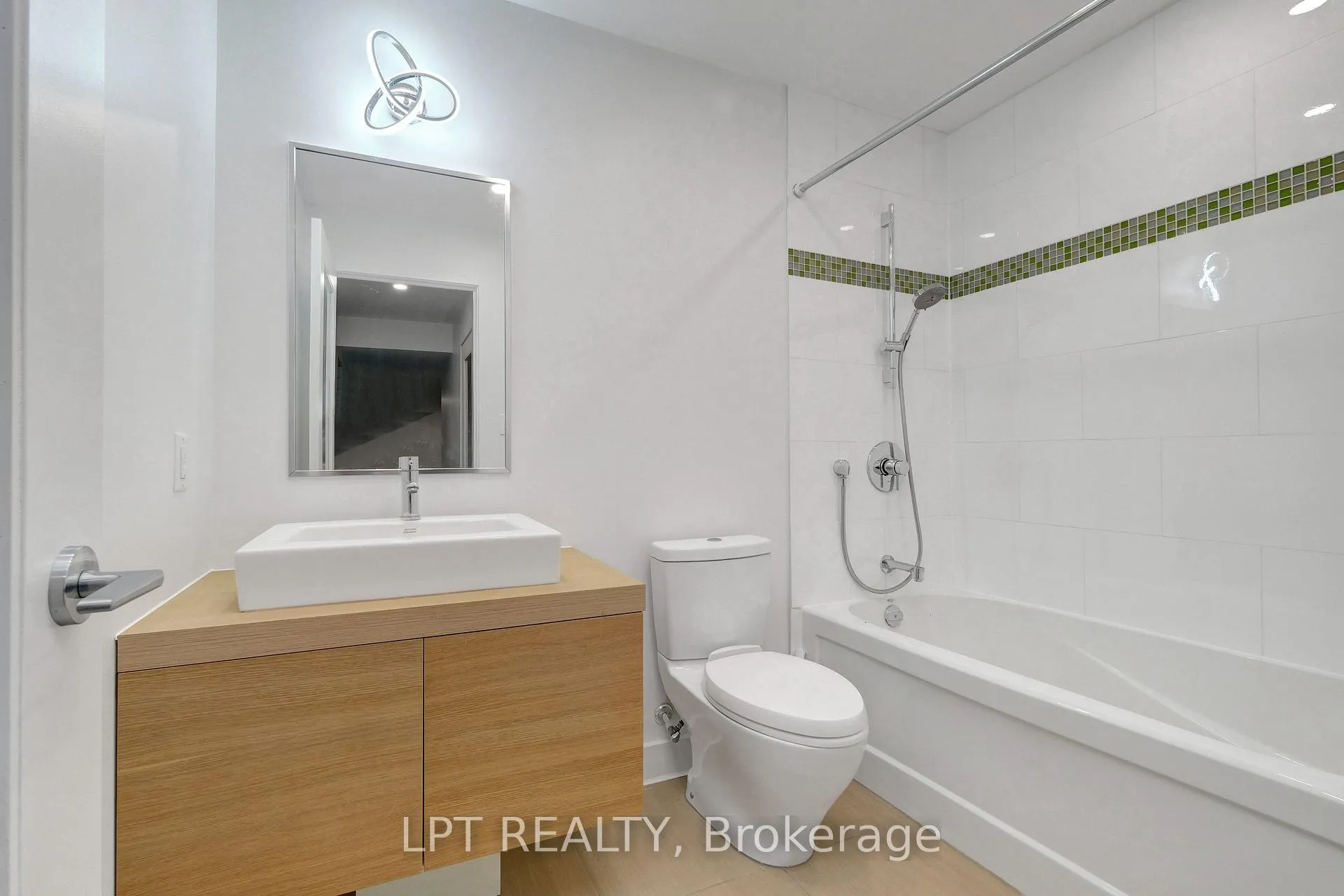 Photo 45 of 298 Crestview Road, Ottawa, Alta Vista/Faircrest Heights — HOMEH