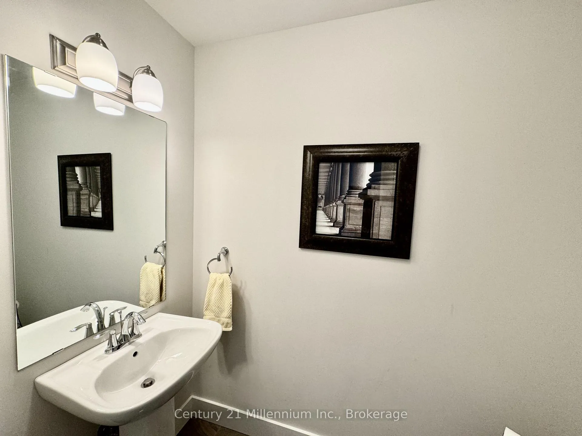 Photo 5 of 142 Red Pine Street, Blue Mountains — HOMEH