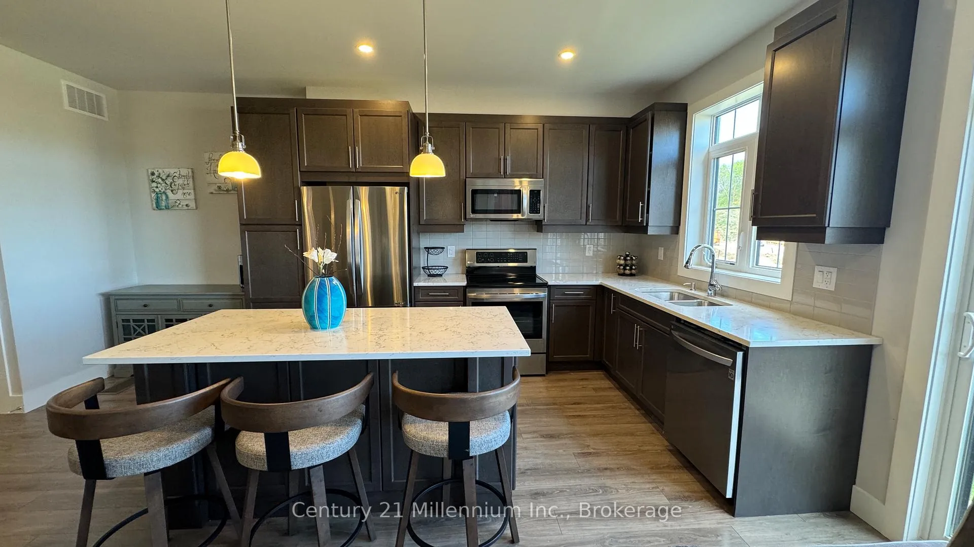 Photo 7 of 142 Red Pine Street, Blue Mountains — HOMEH
