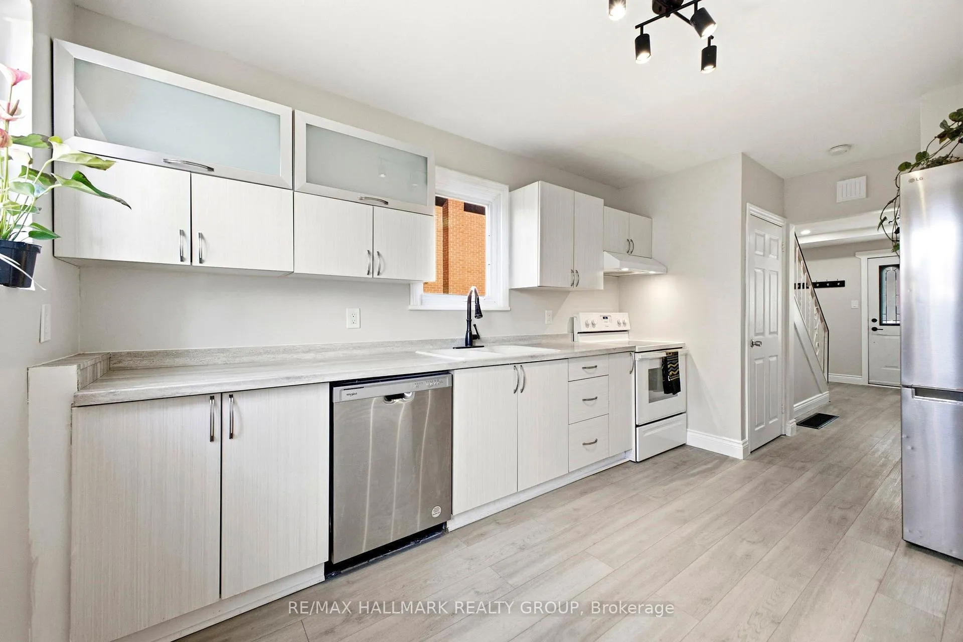 Photo 14 of 1763 Baseline Road, Ottawa, Bel Air Heights — HOMEH