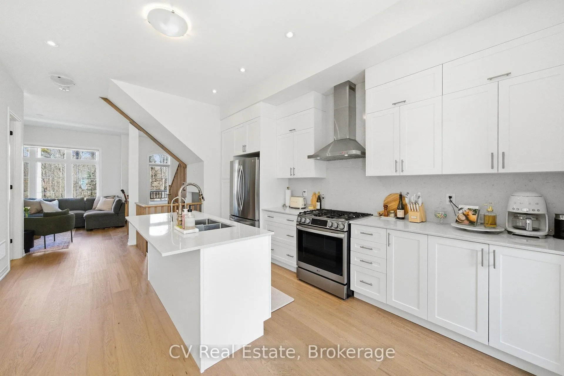 Photo 12 of 40 De La Roche Drive, Vaughan, Vellore Village — HOMEH