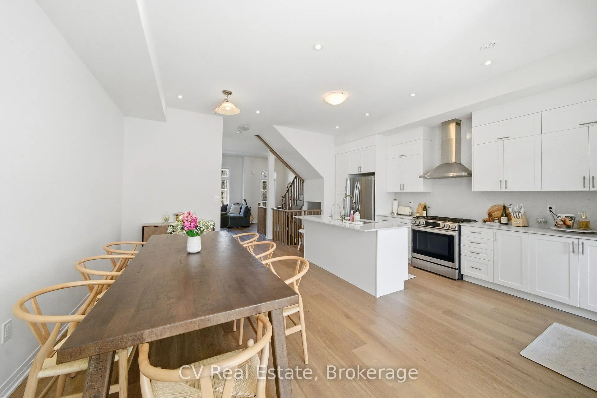 Photo 15 of 40 De La Roche Drive, Vaughan, Vellore Village — HOMEH
