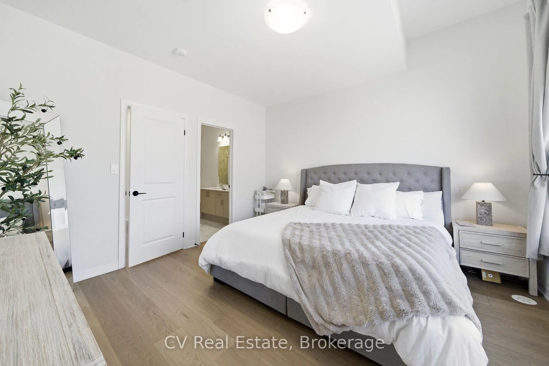Photo 18 of 40 De La Roche Drive, Vaughan, Vellore Village — HOMEH