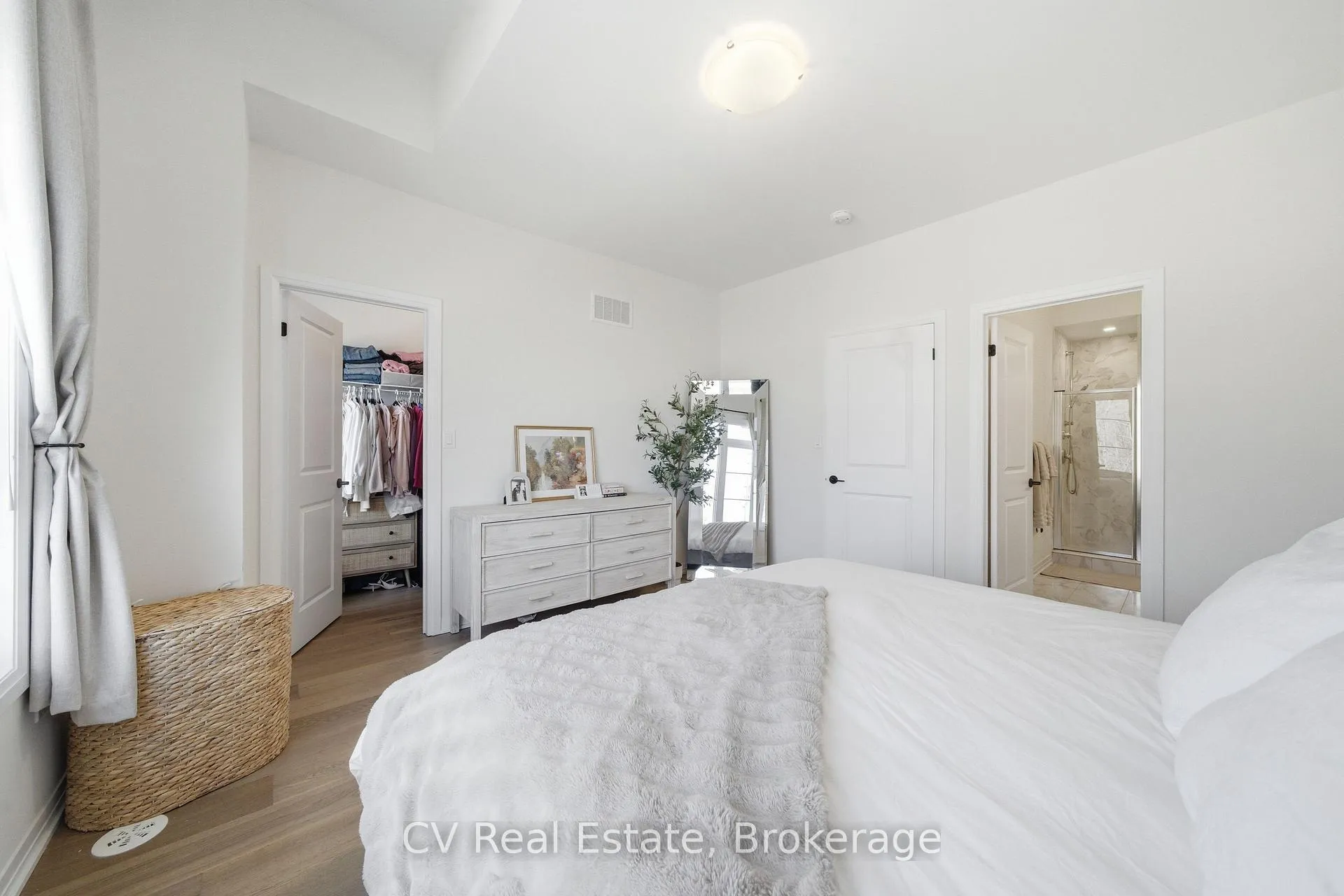 Photo 19 of 40 De La Roche Drive, Vaughan, Vellore Village — HOMEH