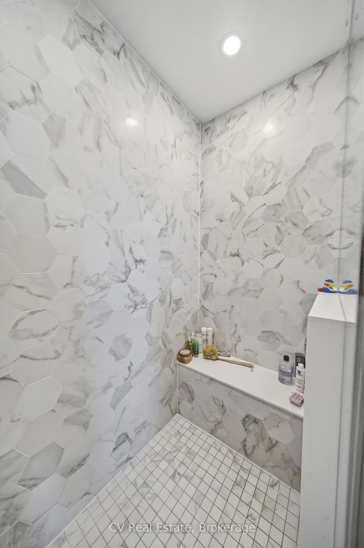 Photo 22 of 40 De La Roche Drive, Vaughan, Vellore Village — HOMEH