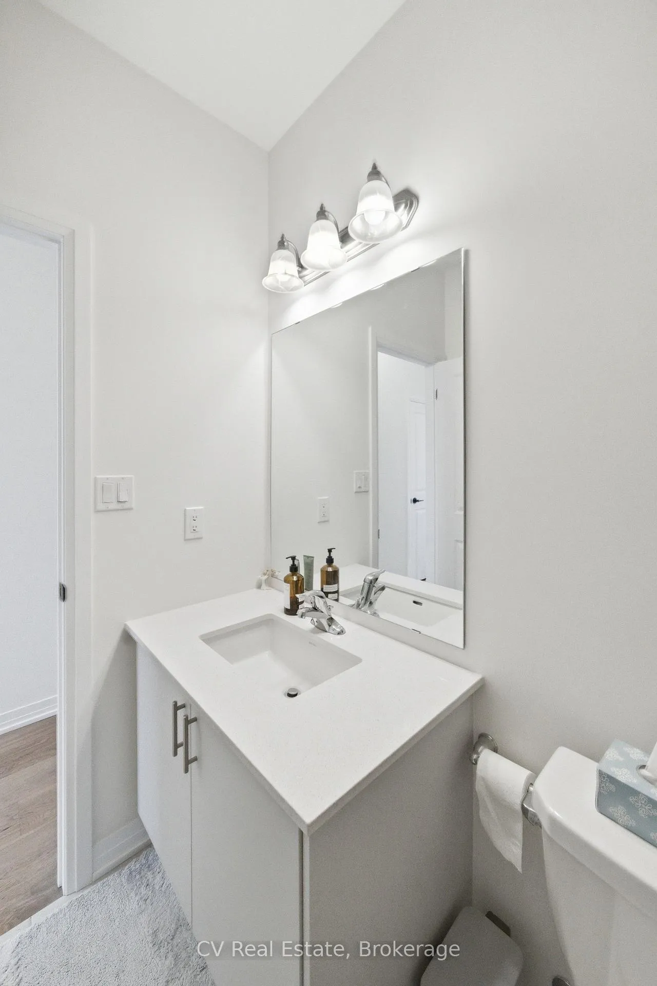 Photo 29 of 40 De La Roche Drive, Vaughan, Vellore Village — HOMEH