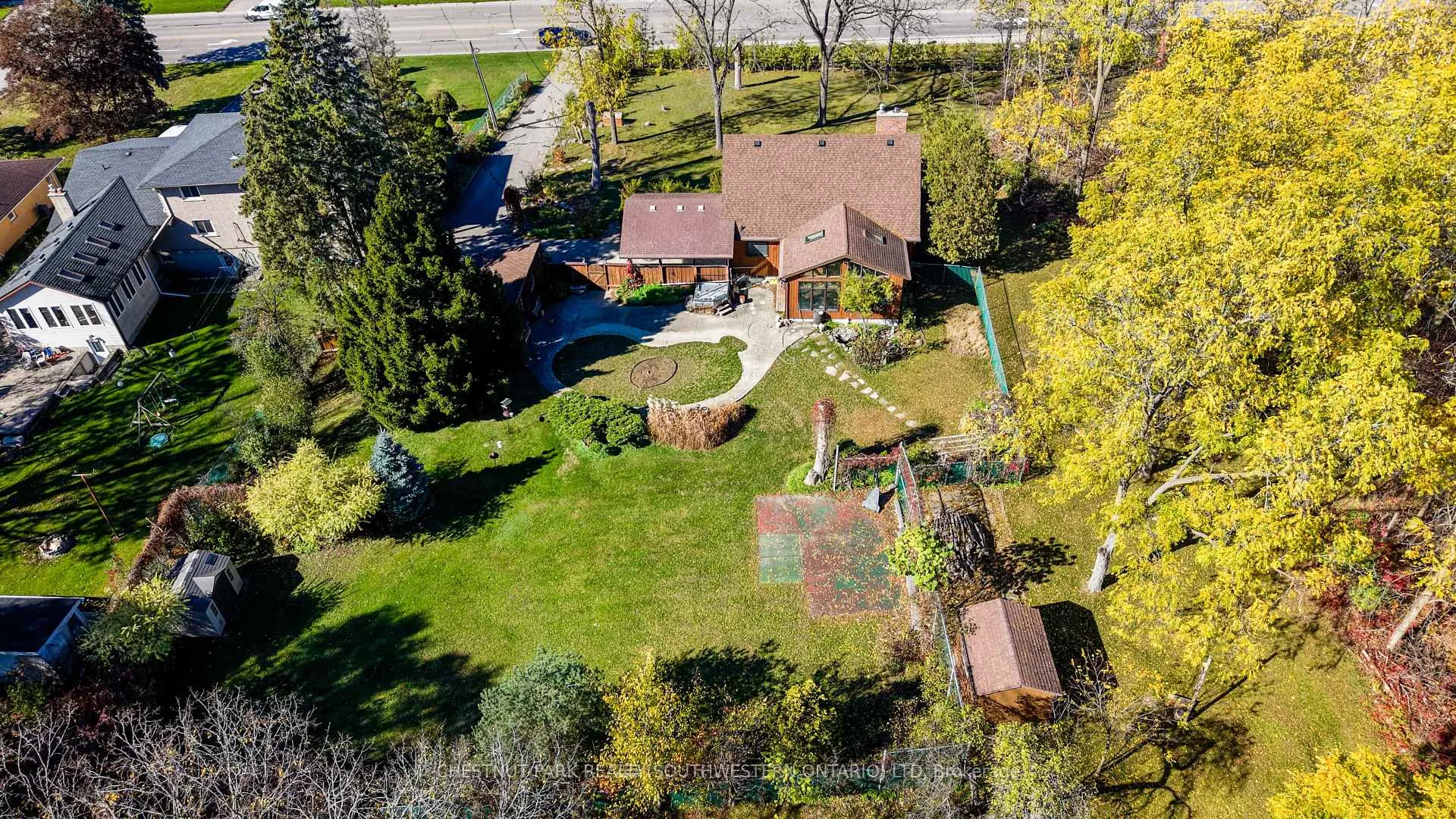 Photo 8 of 705 Eramosa Road, Guelph, St. George's — HOMEH