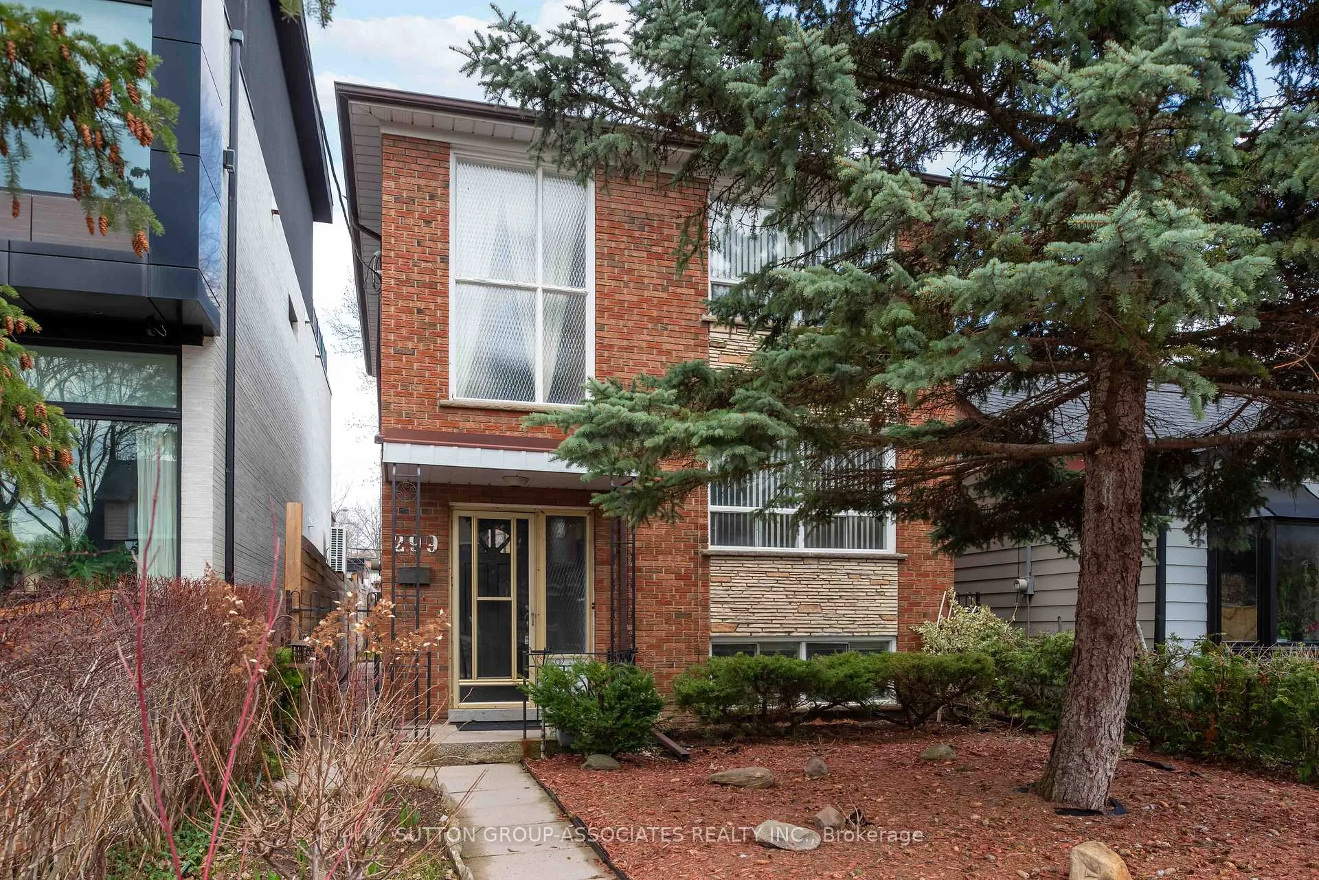 Front of 299 Wychwood Avenue