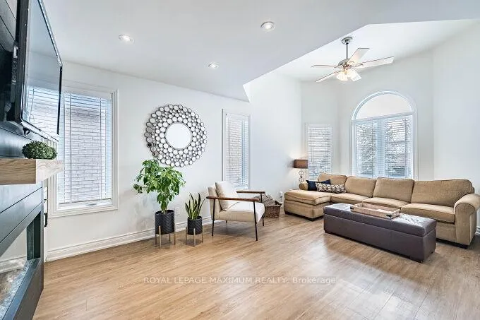 Photo 2 of 57 Royalton Drive, Caledon, Bolton East — HOMEH