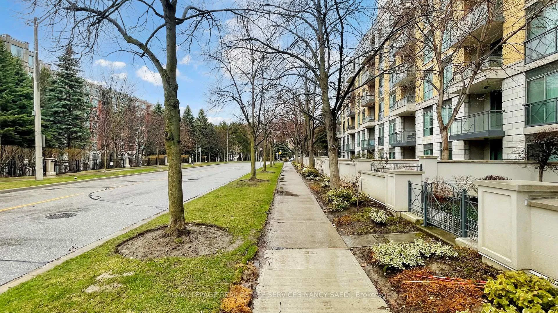 Photo 4 of Unit 603, 11 William Carson Crescent, North York, St. Andrew-Windfields — HOMEH