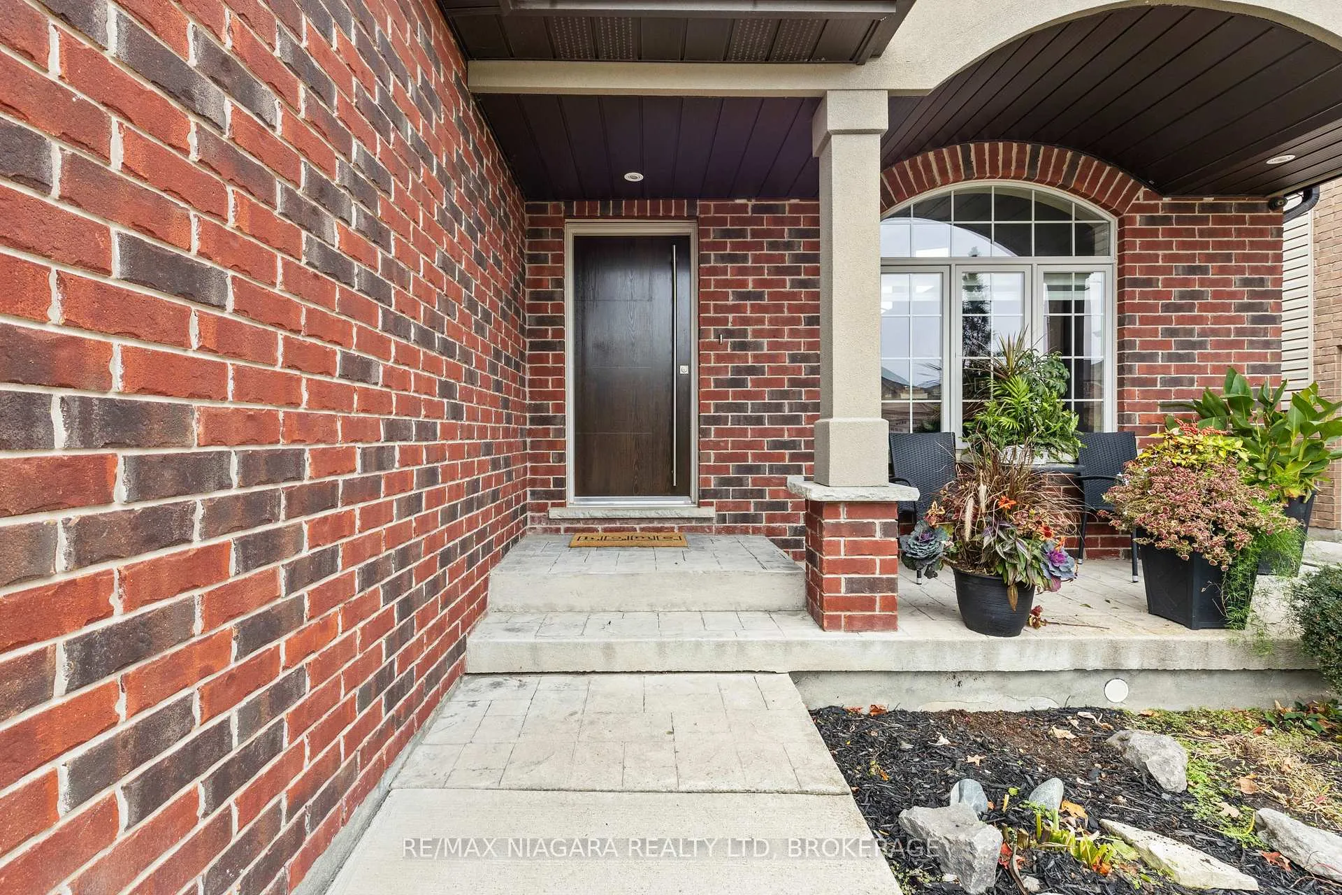 Photo 3 of 9147 Hendershot Boulevard, Niagara Falls, Forestview — HOMEH