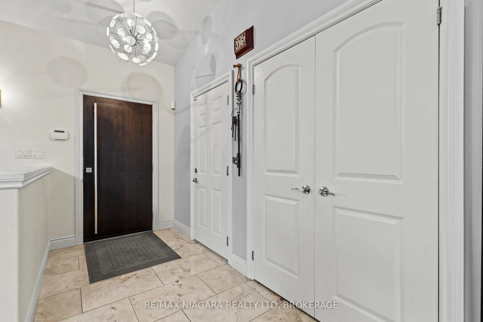 Photo 7 of 9147 Hendershot Boulevard, Niagara Falls, Forestview — HOMEH