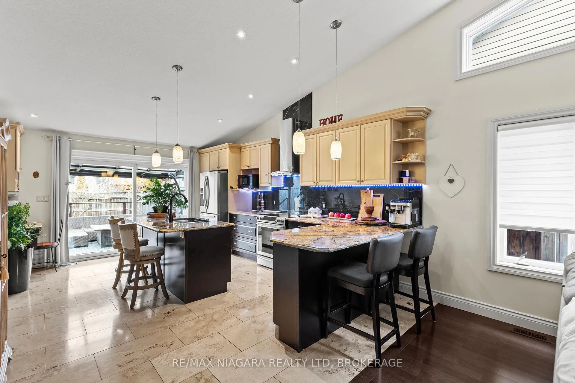 Photo 12 of 9147 Hendershot Boulevard, Niagara Falls, Forestview — HOMEH