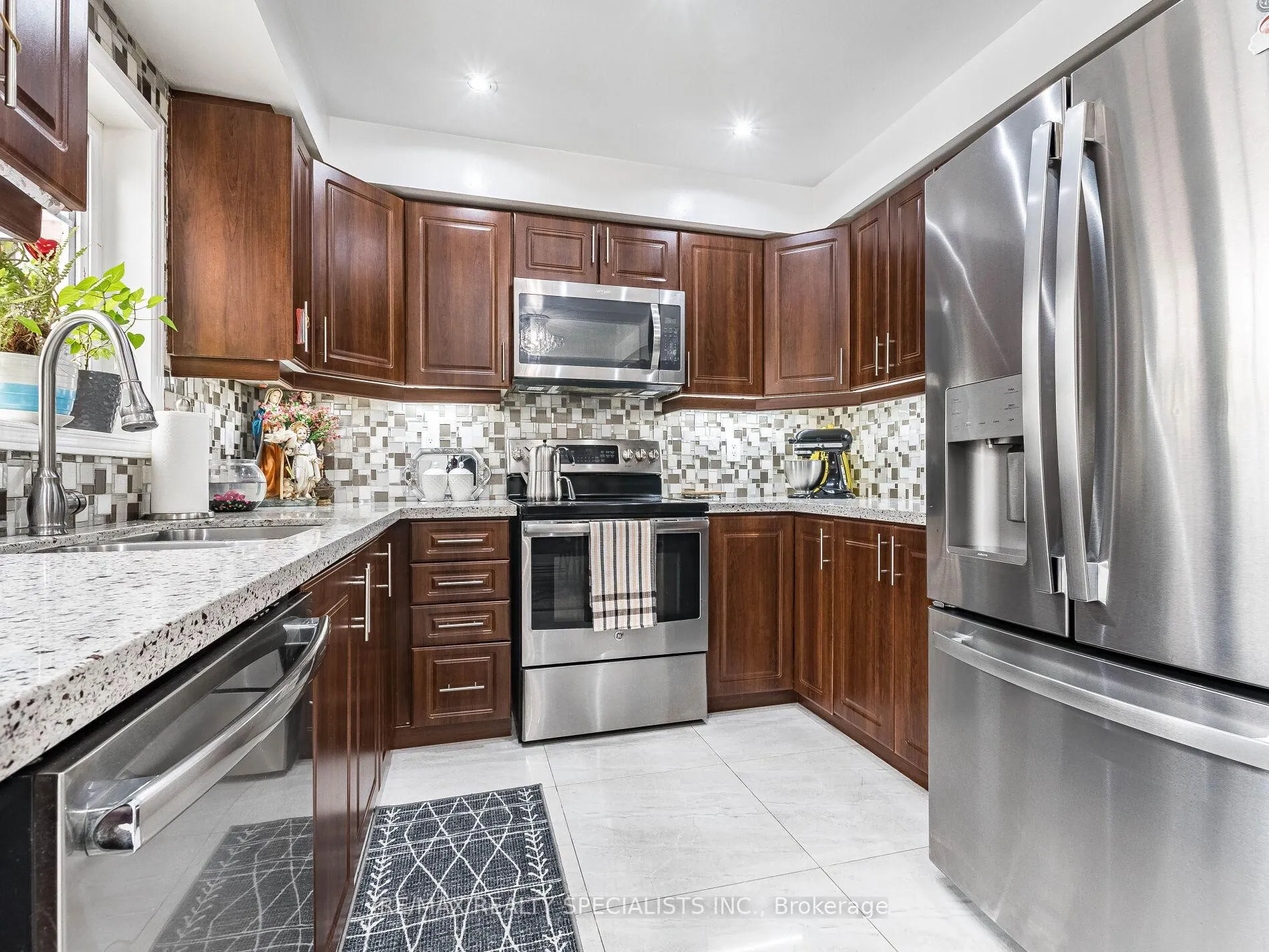 Photo 14 of 73 Zia Dodda Crescent, Brampton, Bram East — HOMEH