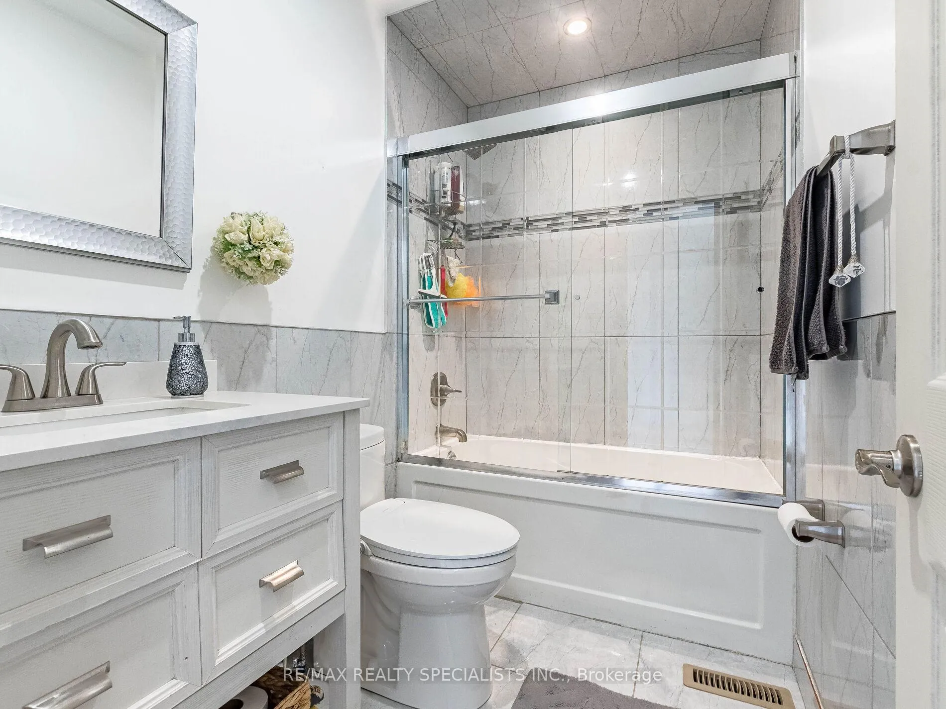 Photo 22 of 73 Zia Dodda Crescent, Brampton, Bram East — HOMEH