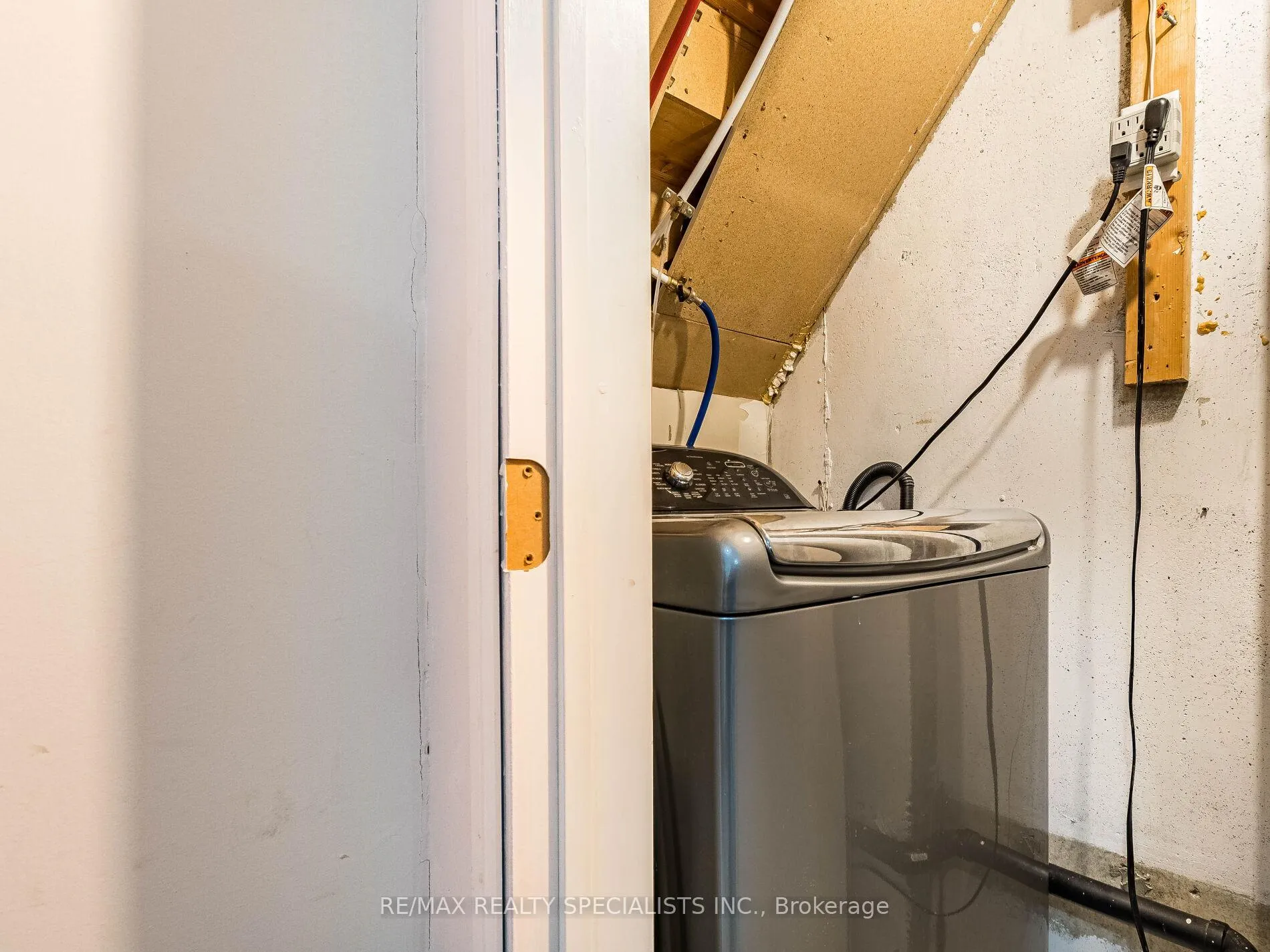 Photo 34 of 73 Zia Dodda Crescent, Brampton, Bram East — HOMEH