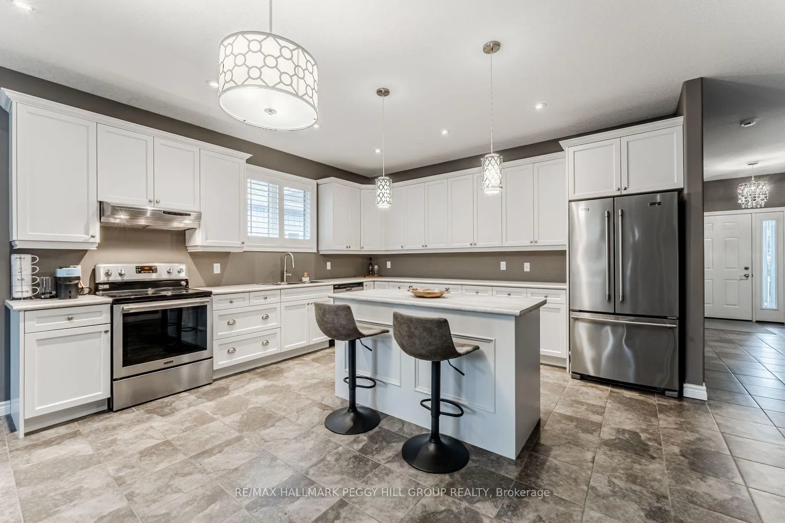 Photo 4 of 9 Northgate Road, Wasaga Beach — HOMEH