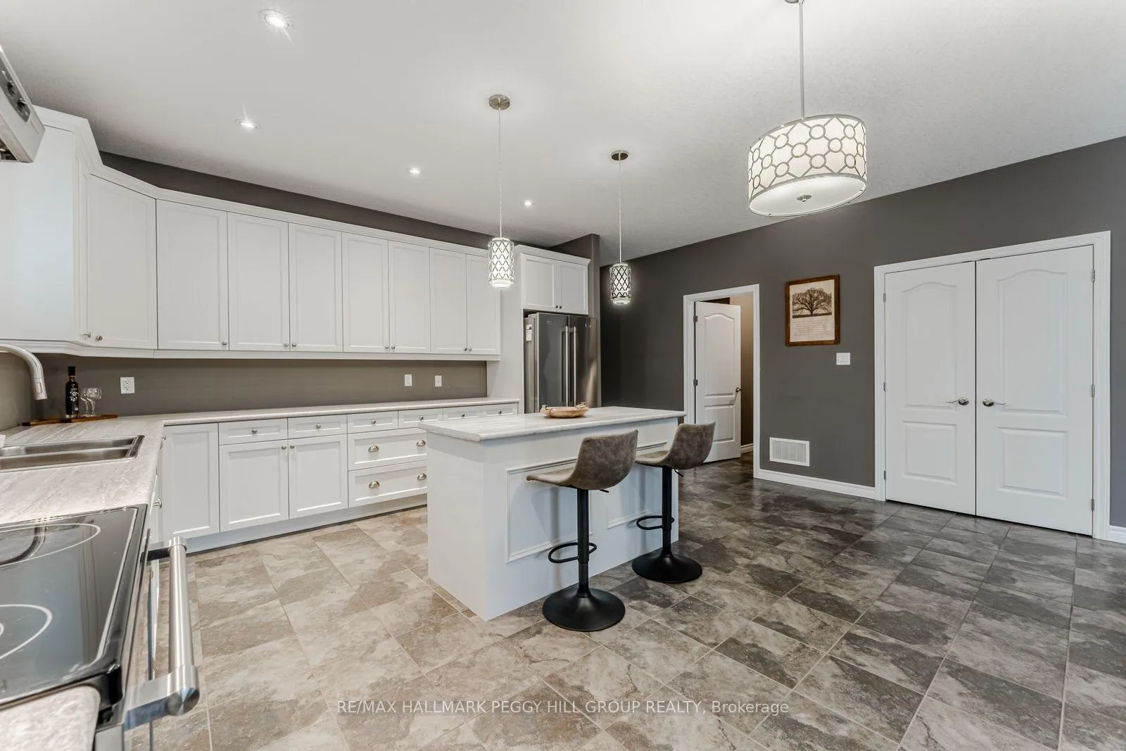 Photo 5 of 9 Northgate Road, Wasaga Beach — HOMEH
