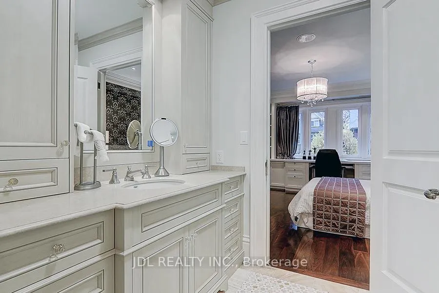 Photo 34 of 15 Castle Frank Crescent, Toronto, Rosedale-Moore Park — HOMEH