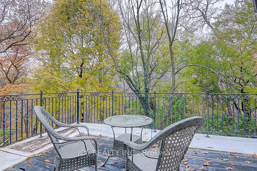 Photo 37 of 15 Castle Frank Crescent, Toronto, Rosedale-Moore Park — HOMEH
