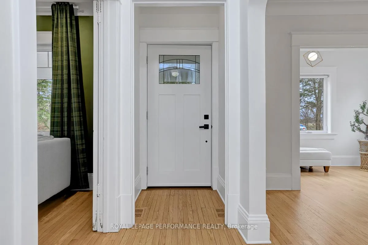 Photo 3 of 824 Fisher Avenue, Ottawa, Carlington — HOMEH