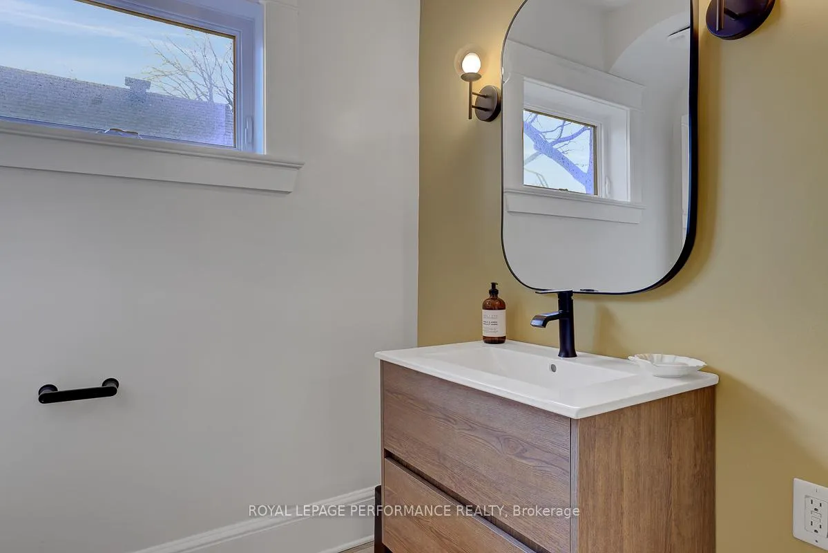 Photo 23 of 824 Fisher Avenue, Ottawa, Carlington — HOMEH