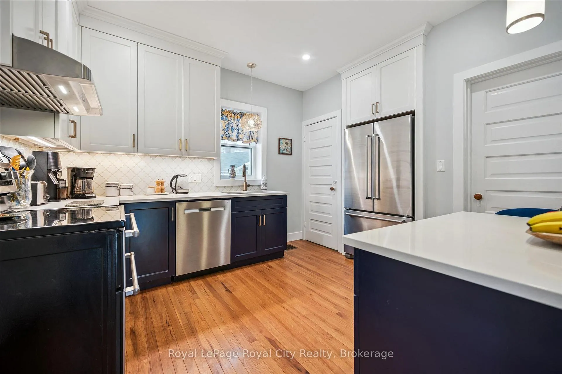 Photo 11 of 155 Lancaster Street E, Kitchener, Mount Hope Huron Park — HOMEH