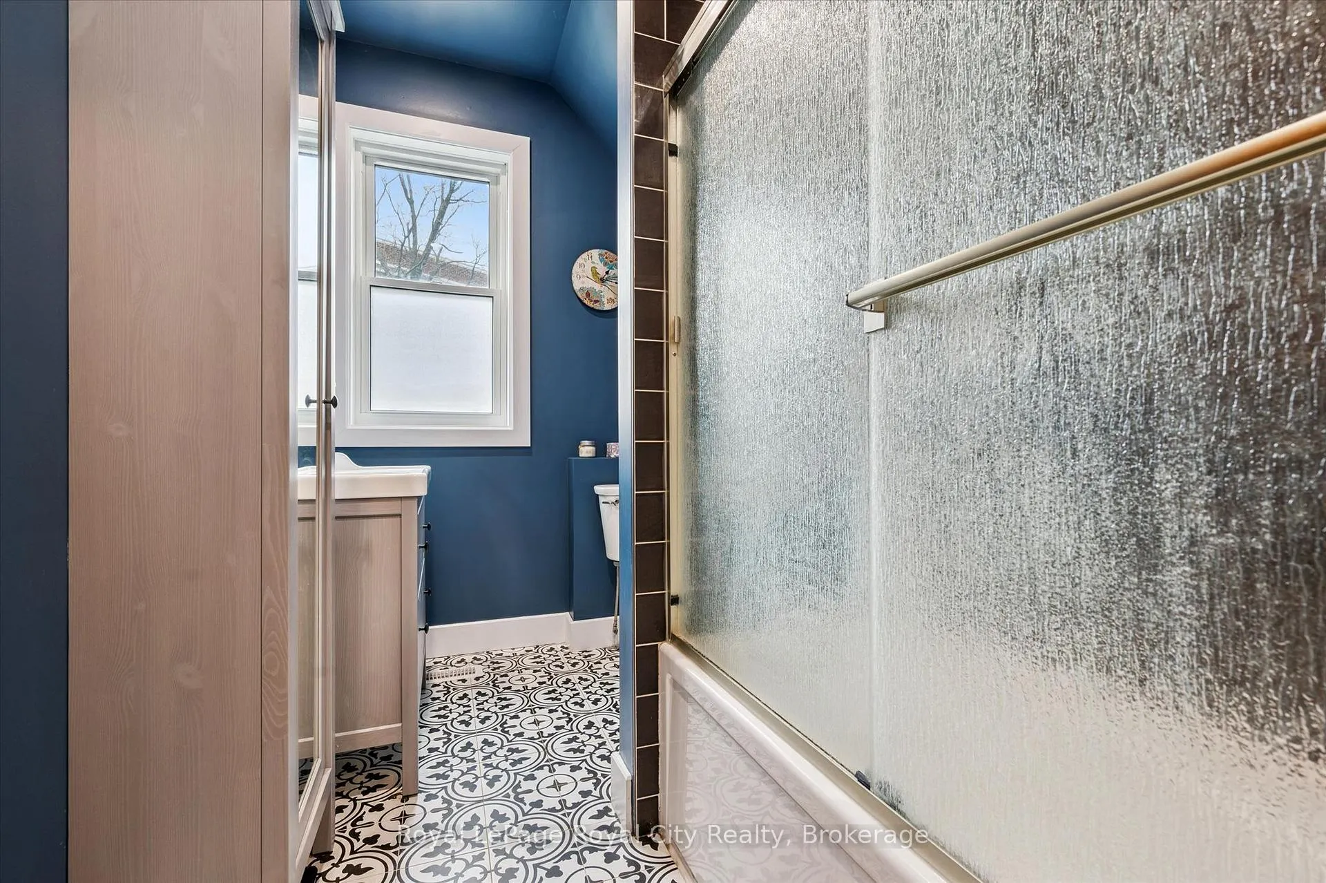 Photo 26 of 155 Lancaster Street E, Kitchener, Mount Hope Huron Park — HOMEH