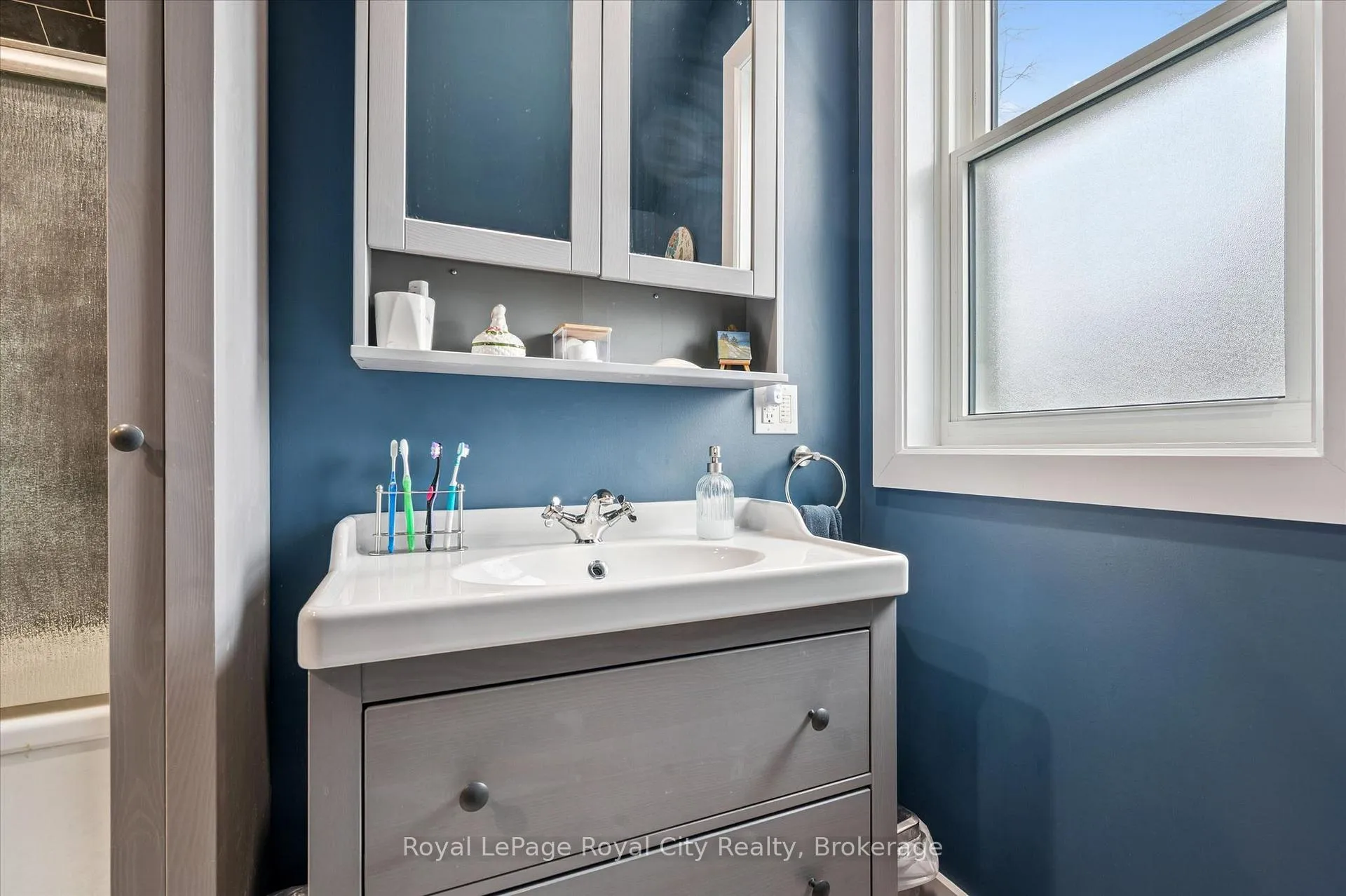 Photo 27 of 155 Lancaster Street E, Kitchener, Mount Hope Huron Park — HOMEH