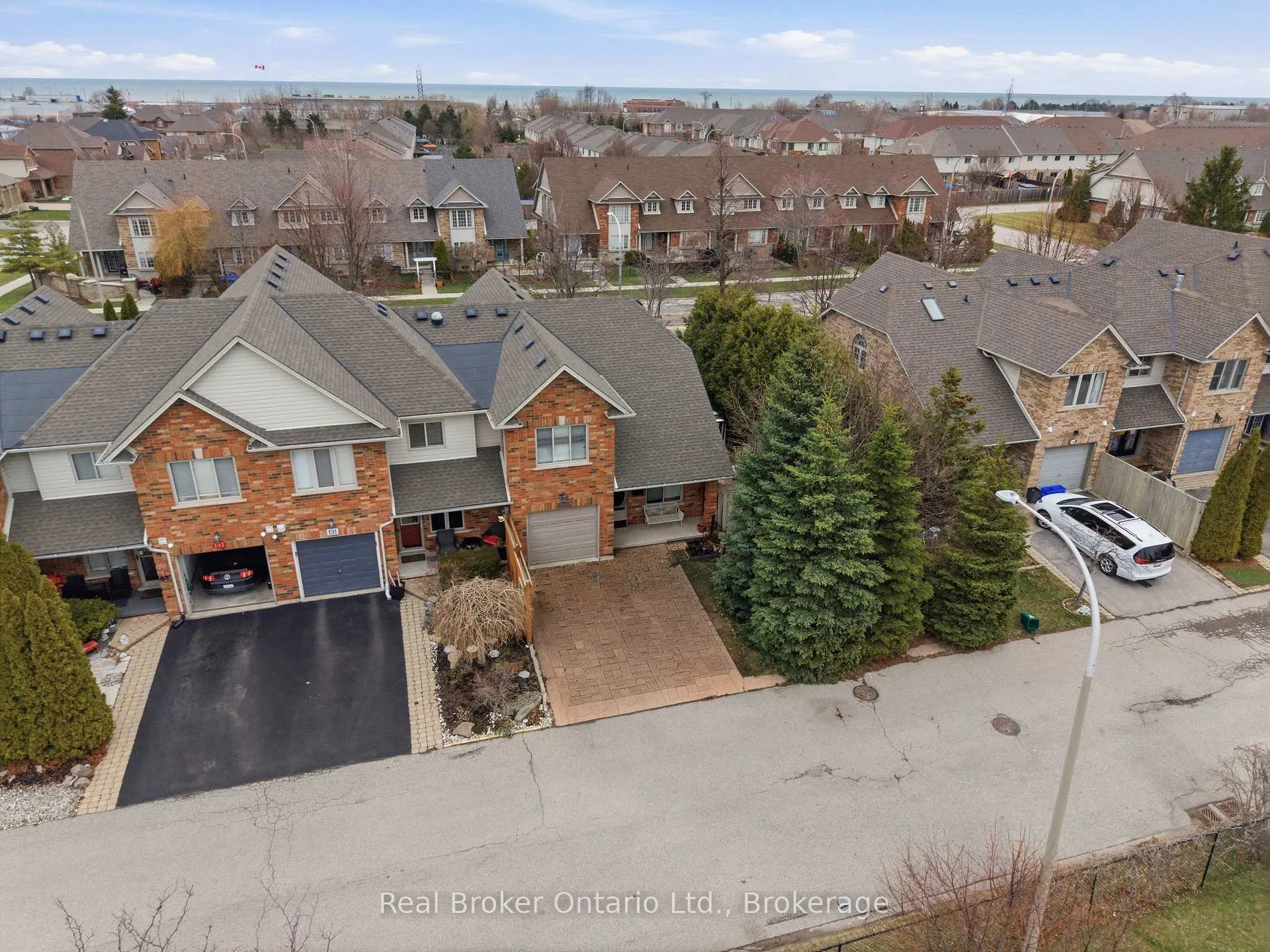 Photo 5 of 189 Livingston Avenue, Grimsby, Grimsby West — HOMEH
