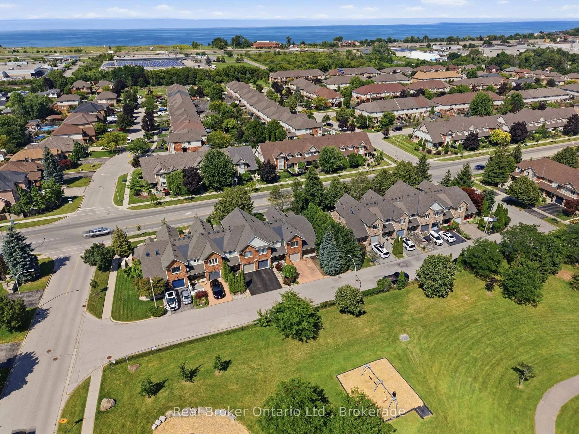 Photo 4 of 189 Livingston Avenue, Grimsby, Grimsby West — HOMEH