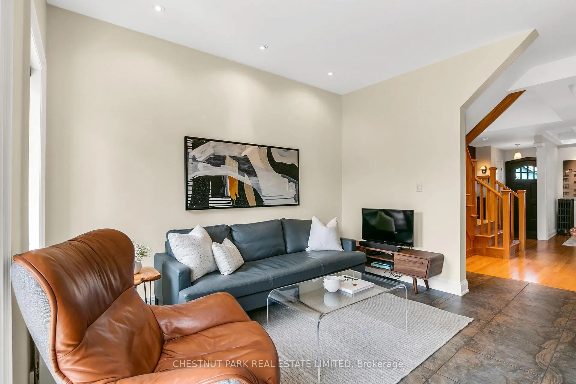 Photo 13 of 12 Chilton Road, Toronto, East York — HOMEH
