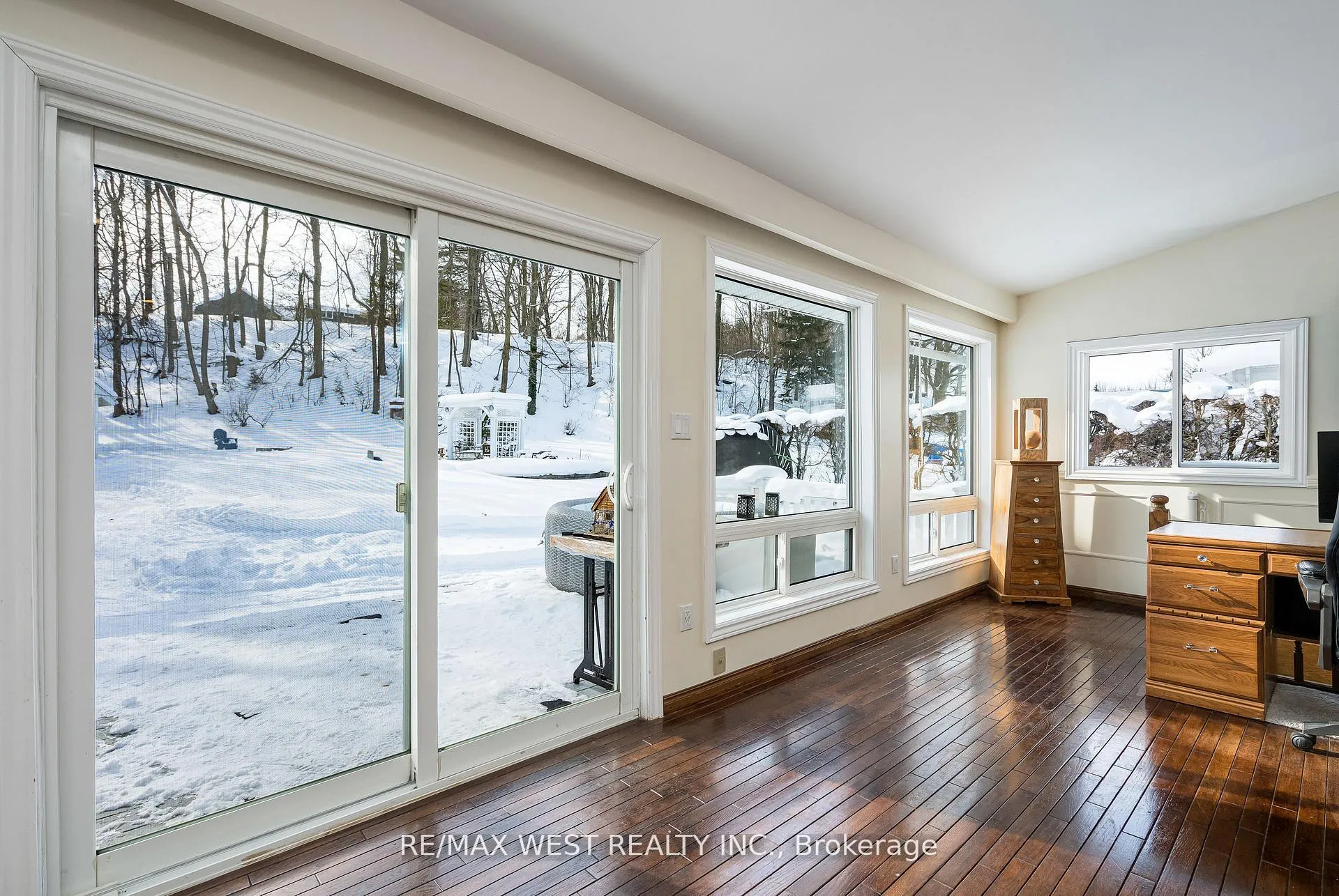 Photo 5 of 25 Edwin Street W, Meaford — HOMEH