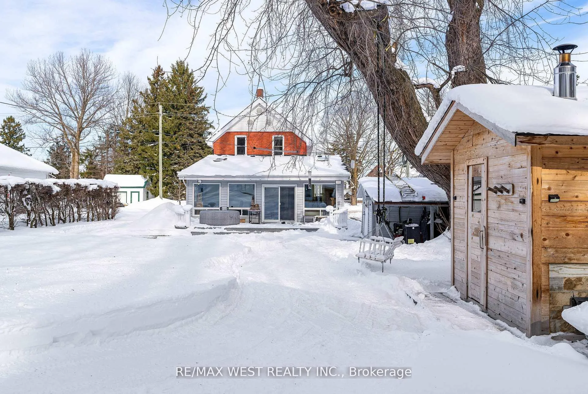 Photo 15 of 25 Edwin Street W, Meaford — HOMEH