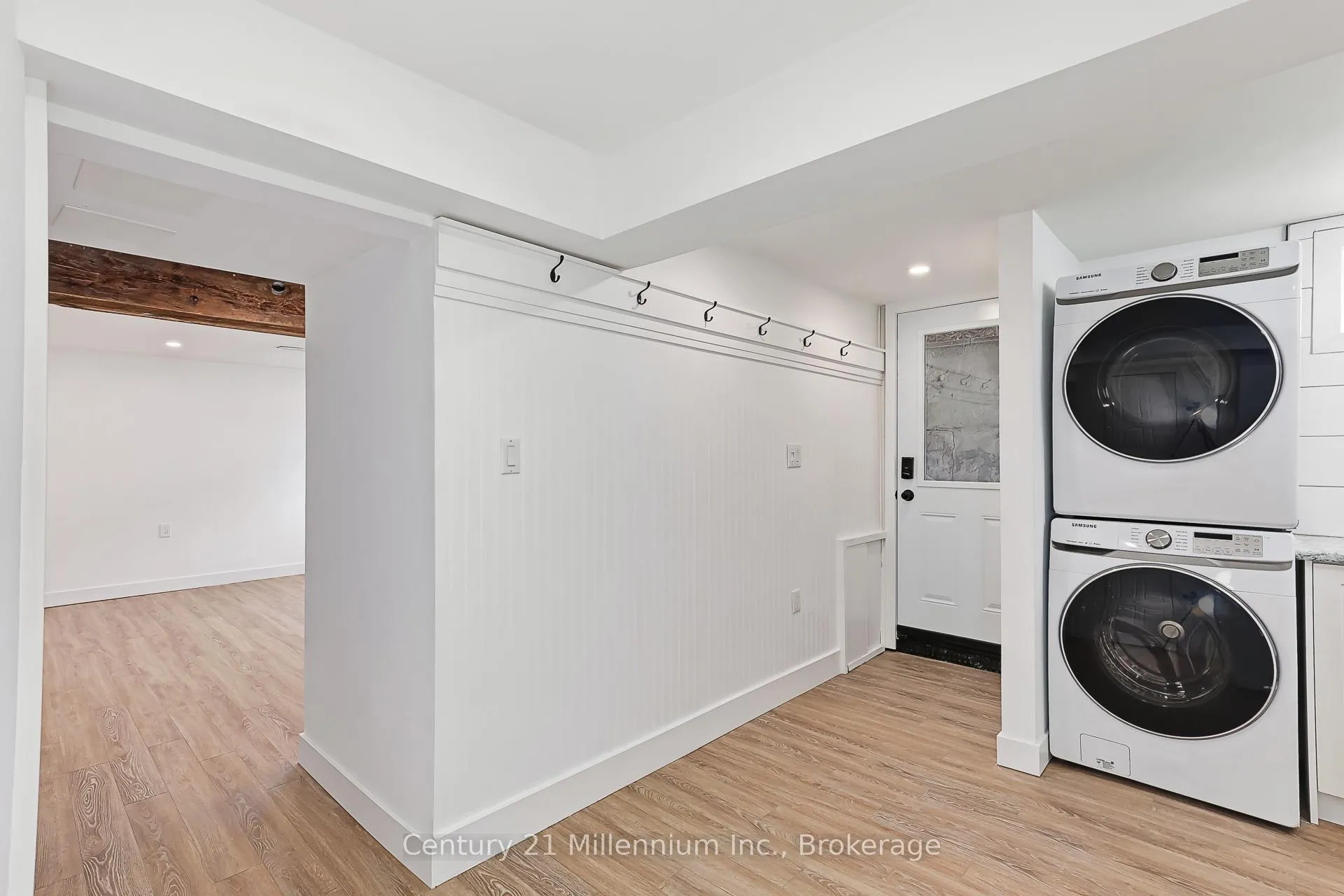 Photo 4 of 509 Tenth Street, Collingwood — HOMEH