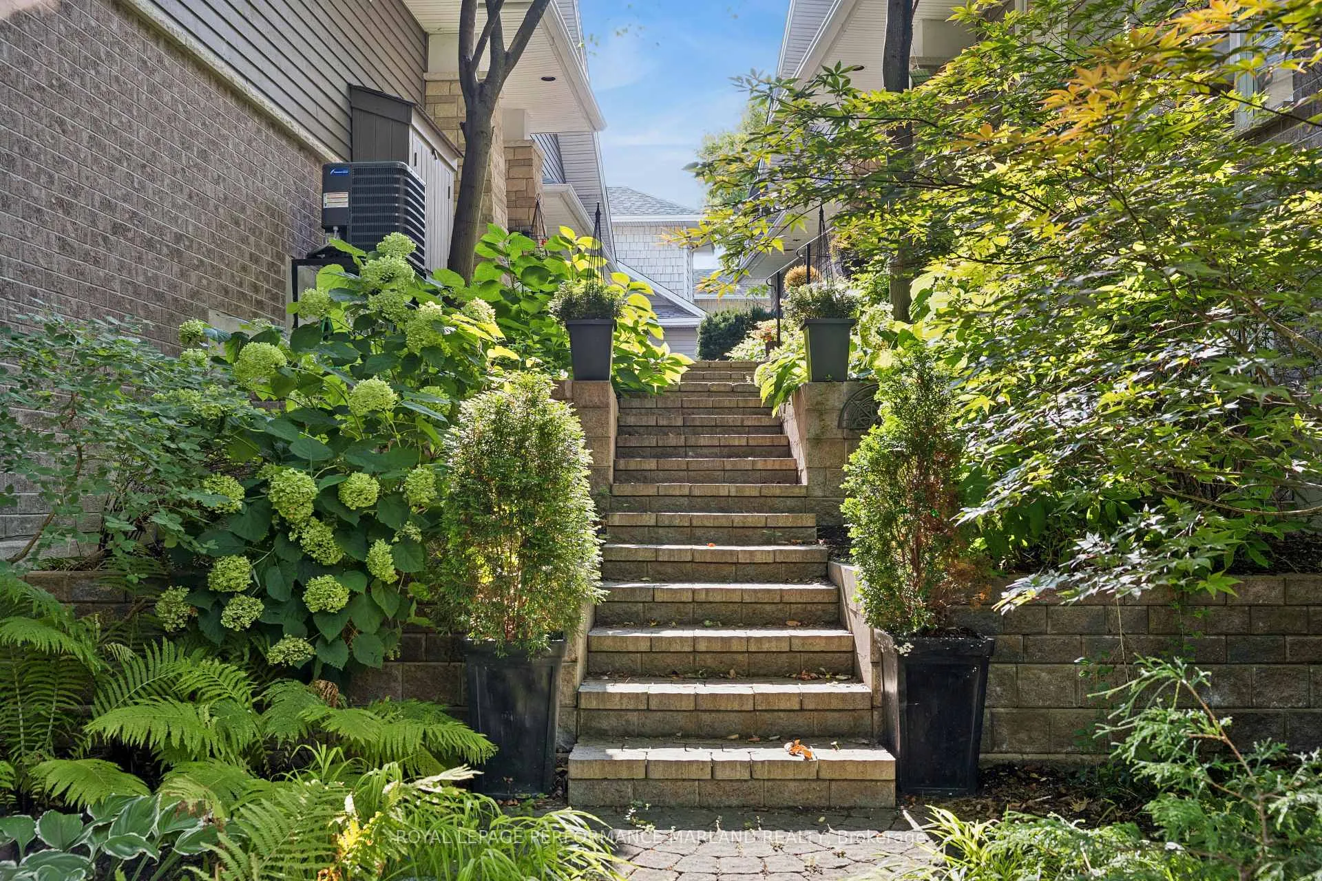 Photo 27 of 37 Creek's End Lane, Ottawa, Bayshore — HOMEH