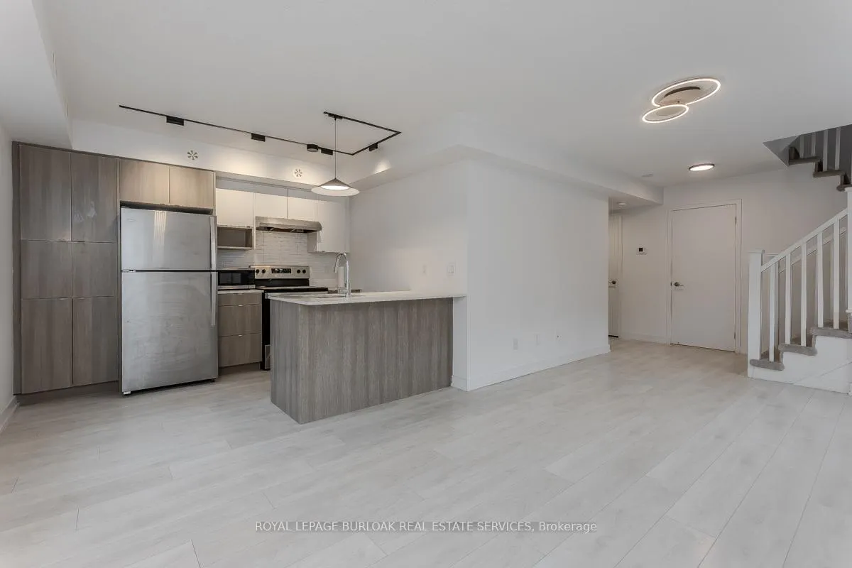 Photo 3 of Unit 815, 1133 Cooke Boulevard, Burlington, LaSalle — HOMEH