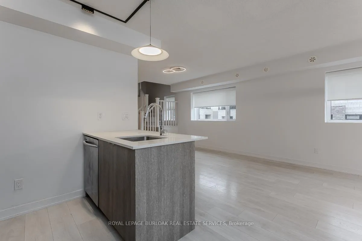 Photo 6 of Unit 815, 1133 Cooke Boulevard, Burlington, LaSalle — HOMEH