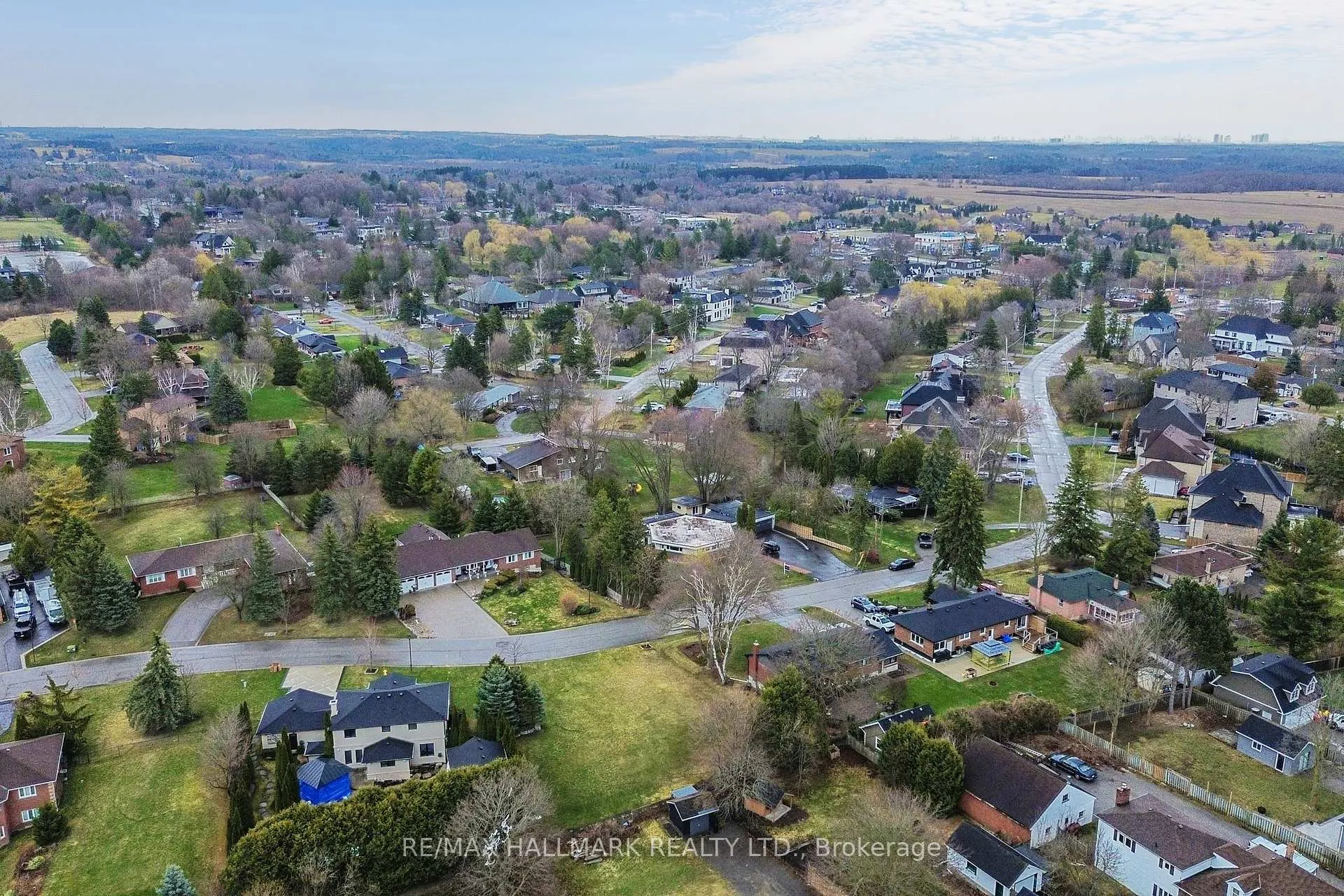 Photo 46 of Unit Main Floor, 115 Lynwood Crescent, King, Nobleton — HOMEH