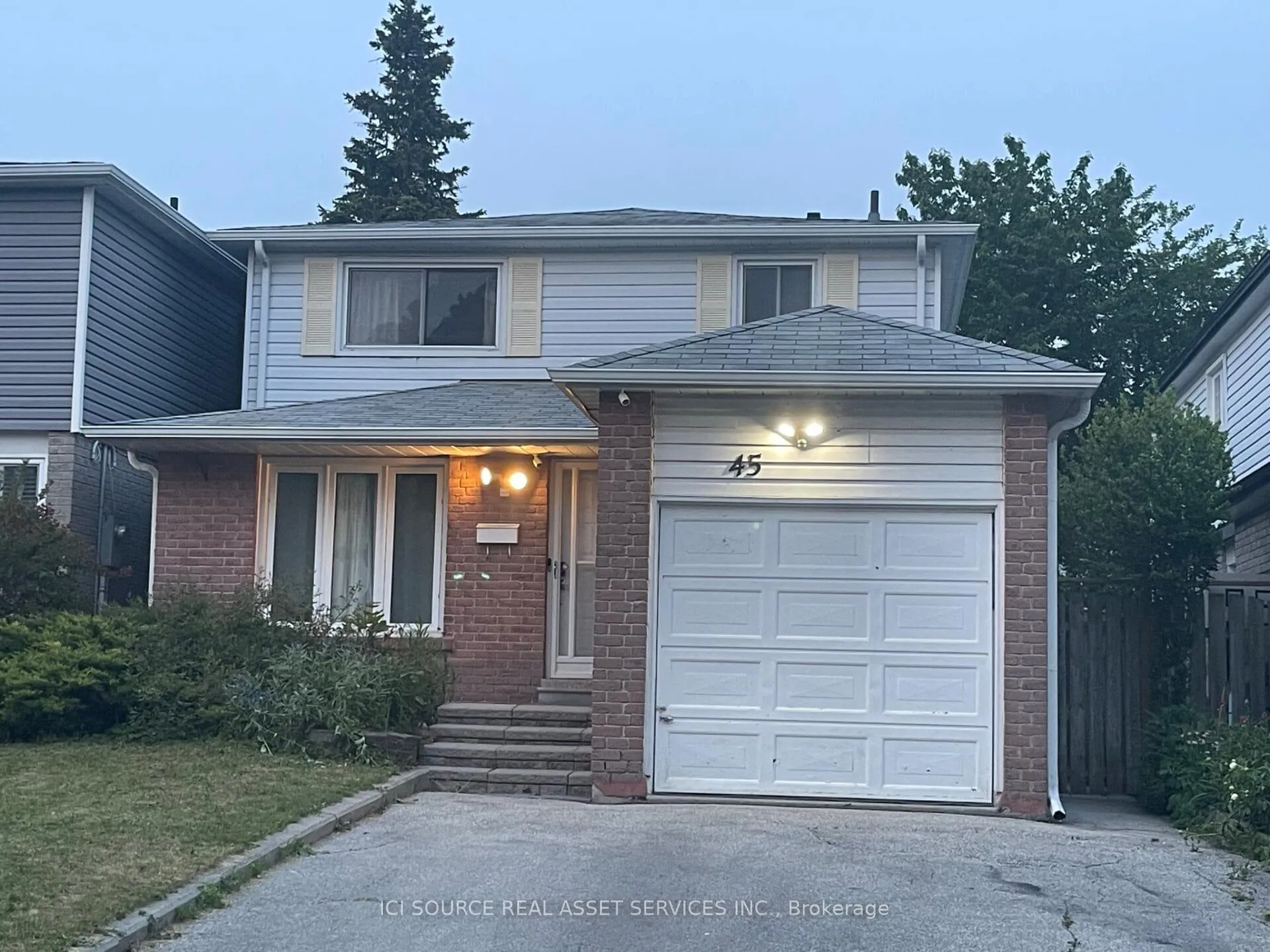 Photo 2 of 45 Raleigh Crescent, Markham, Markville — HOMEH